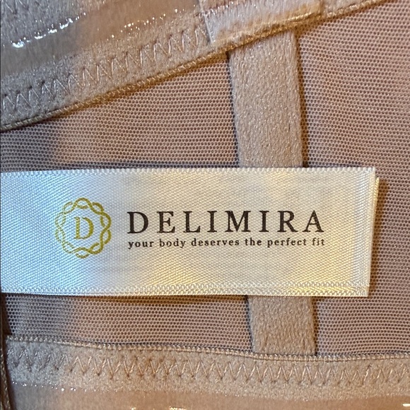 Seamless Strapless Tan Bra - Picture 3 of 6